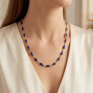 Collar de cuentas de lapislázuli e hidroesmeralda en plata. Eleva tu estilo con este impresionante collar de cuentas de oro amarillo. - Product Image 1