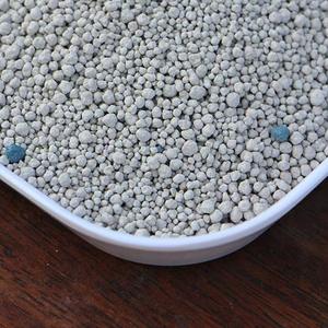 ดงไนพีทส์ ทรายแมวเบนโทไนต์ ย่อยสลายได้ กลิ่นหอม สะอาด 99% ไม่เป็นฝุ่น จับตัวเป็นก้อนเร็ว 8 กก. สีขาวและสีเทา - Product Image 3