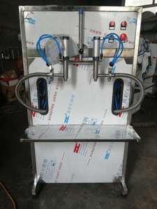 Macchina Riempitrice Semiautomatica per Liquidi con Dosaggio Automatico / Macchina per Riempimento di Succhi - Product Image 4
