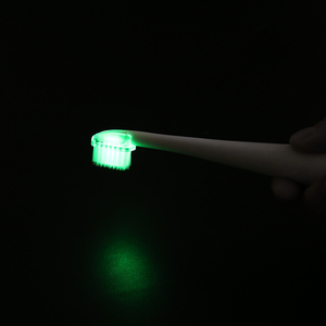 Cepillo de Dientes para Niños Green Light |   Resistente al agua IPX6, funcionamiento con un solo botón, cerdas suaves, temporizador de 2 minutos, edades de 3 a 12 años, cuidado bucal para niños y niñas - Product Image 5