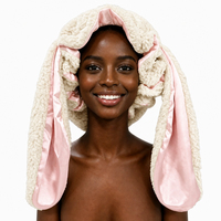 Bonnet de nuit en peluche pour femme avec oreilles de lapin, doublure en satin lisse réglable, couverture intégrale des oreilles, idéal pour le sommeil, toutes saisons
