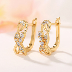 Orecchini a Cerchio Piccoli con Motivo Floreale Intrecciato per Donne, Ear Cuff Scintillante a Forma di Fiore, Gioielli alla Moda per Uso Quotidiano e Feste - Product Image 4