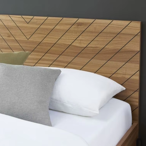 定制简约现代全XL尺寸床架，带雪佛龙图案木制床头板和黑色金属腿 - Product Image 2