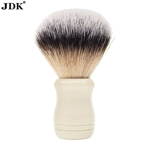 Pinceau à raser en nylon synthétique avec logo personnalisé JDK, manche en plastique, nœud de 24 mm, loft de 50 mm, blaireau disponible, fabriqué en Guangdong - Product Image 1