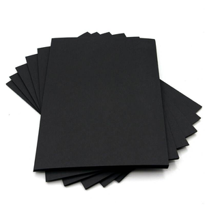 Formato su misura all'ingrosso 300gsm <span class=keywords><strong>A4</strong></span> <span class=keywords><strong>foglio</strong></span> di cartone <span class=keywords><strong>nero</strong></span> con rivestimento in amido per scatola regalo e copertina del libro - Product Image 1