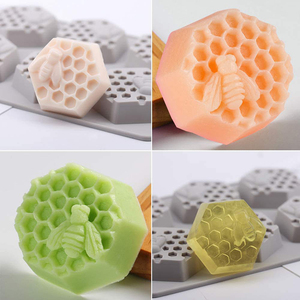 Moule à savon en silicone de haute qualité en forme d'abeille, <span class=keywords><strong>prix</strong></span> d'usine, moule hexagonal réutilisable pour savon artisanal et desserts - Product Image 5