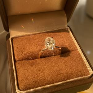 Anillo de Compromiso Hecho a Mano con Diamante Cultivado en Laboratorio de Corte Ovalado Estrella, Certificado IGI, Oro Sólido de 18K para Mujer - Product Image 4