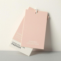 Étiquettes suspendues personnalisées de luxe pour vêtements, avec logo imprimé sur papier écologique finition brillante, pour étiquettes de vêtements
