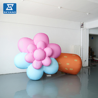 Modèle de fleur gonflable personnalisé rose et bleu bicolore pour la décoration romantique de parcs extérieurs, de roadshows et de marketing de marque