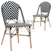 Chaises d'extérieur confortables en rotin français tressé en bambou pour bistro, restaurant, bar et événements