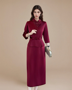Abito lungo da <span class=keywords><strong>donna</strong></span> in raso rosso con elegante colletto di perline e fiocco in vita per l'abbigliamento da sposa autunnale - Product Image 3