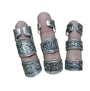 Anillos pesados de estilo antiguo tradicional que incluyen anillos de estilo grande Rajisthani y Afghani a precios de fábrica joyas metálicas