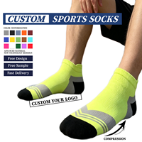Chaussettes de sport en nylon personnalisées respirantes à séchage rapide et extensibles pour hommes, idéales pour la course, le cyclisme et l'entraînement (vente en gros)