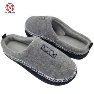 Herren Fuzzy Slippers Gemütlicher Memory Foam Woll artiger Plüsch Fleece gefütterte Hausschuhe Warme Anti-Rutsch-Indoor-Outdoor-Schuhe