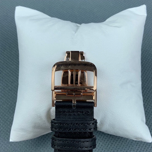 นาฬิกา Reverso Tribute ทรงสี่เหลี่ยมแบบสองหน้า กลับด้านได้ แสดงเวลาสองเขตเวลา พร้อมตัวบอกวัน/กลางคืน ตัวเรือนไทเทเนียมด้านหลัง เครื่อง ETA Mechanical - Product Image 5