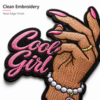 Écussons brodés personnalisés « Cool Girl » avec geste de main, badges thermocollants pour casquettes, sacs, vêtements et articles cadeaux