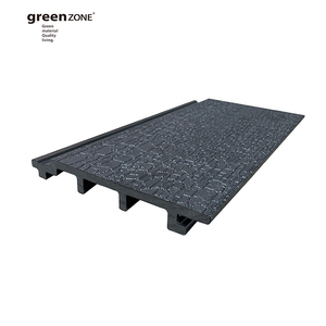 Panneaux muraux extérieurs noirs à emboîtement pour mur de jardin en WPC, pour bardage résidentiel et rénovation extérieure - Product Image 1
