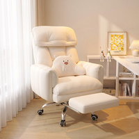 Chaise de bureau de direction en cuir de luxe avec design contemporain, dossier haut ergonomique, fonction pivotante réglable en hauteur, repose-pieds