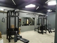 XinRui Commercial Gym Multi Station 8 Station multifonction Gym Sports Équipement de fitness commercial personnalisé pour la salle de sport à domicile