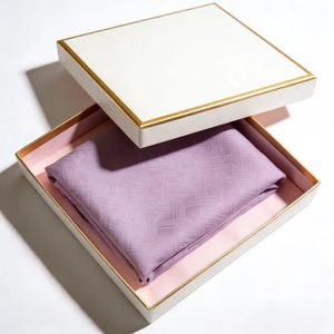 Scatola Rigida Bianca con Design Semplice, Foglia d'Oro, Interno <span class=keywords><strong>in</strong></span> Spugna, Personalizzabile, <span class=keywords><strong>in</strong></span> Materiali Riciclati per Regali di Nozze, Abbigliamento, Sciarpe, Durag - Product Image 3