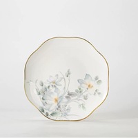Exquisite Geschenkbox mit 60-teiligem Weißem Keramik-Geschirrset, Elegantes Blumendesign mit Goldverzierung, Teller und Schüsseln für Hochzeit und Einweihungsfeier