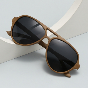 Lunettes de soleil polarisées unisexes classiques pour hommes, monture PC couleur bois, protection UV400 – Offre spéciale - Product Image 5