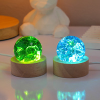 Boule de cristal de luxe à thème planétaire illuminée effet craquelé coloré, ornement de bureau, veilleuse étoilée, sphère en verre émaillé