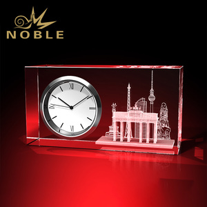 Horloge de table en cristal Souvenirs de voyage Ornements Porte de Brandebourg Allemagne Horloges en verre avec gravure laser 3D - Product Image 2