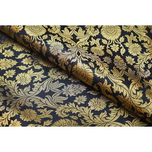 Tissu brocart en soie mélangée Banarasi noir Triloki, matériau pour sari, poids moyen, avec détails métalliques - Product Image 3