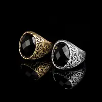 Bague Gothique Vintage pour Homme en Alliage Sculpté avec Totem, Grande Pierre en Résine Noire, Bijou Masculin Massif Style Antique, Logo Personnalisé, Vente en Gros