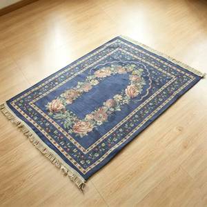 Elegante Alfombra de Oración Musulmana Tejida de Chenilla Floral, Lavable, Agradable al Tacto, para Interiores y Exteriores - Product Image 1