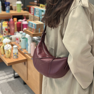 New Lady Dumpling Bag Style Niche PU Leather Waterproof Shoulder Bag <b>with</b> Chains a Practical Crescent Crafted - Product Image 4