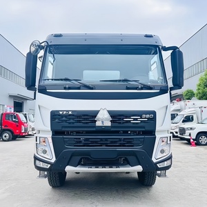 Camión Cisterna HOWO 8X4 de 25 Toneladas y 40 m³ de Gran Capacidad para Alimentación a Granel con Sistema de Descarga Rápida para Granjas Avícolas - Product Image 6