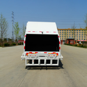 Camión <span class=keywords><strong>Compactador</strong></span> de Basura Dongfeng de 4500 mm de Distancia entre Ejes, 12 Toneladas, Motor Cummins B190 33 de 190 HP, Diésel Euro II, Vehículo de Recolección de Residuos de 12 m³ - Product Image 3