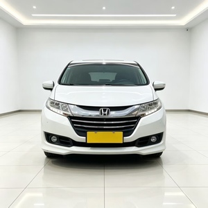 Honda Odyssey Blanca 2015, 110.000 KM, 2.4L CVT MPV, Versión Premium Facelift, 7 Plazas, Familiar, Bien Mantenida, Lista para Exportación - Product Image 2