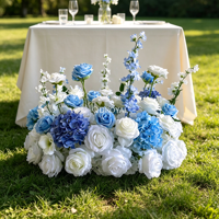 Vente en gros de fleurs artificielles réalistes pour mariage, fleurs bleues et blanches pour allée et centre de table pour événements de mariage