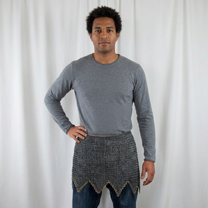 กระโปรงเหล็กถักแบบ Chainmail – เหล็กแบนขนาด 9 มม. ติดหมุดพร้อมขอบทองเหลืองลายซิกแซก - Product Image 1