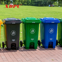 Rue en bordure de jardin public poubelle en plastique avec roues pédale 120 litres
