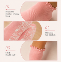 Chaussettes de Pilates personnalisées antidérapantes en silicone, chaussettes de yoga avec logo OEM personnalisé, mi-mollet à volants, pour femmes