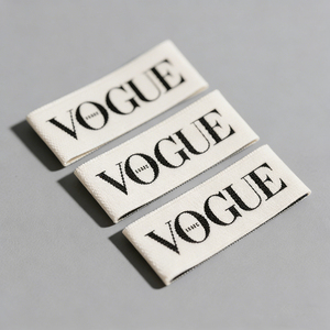 Etichetta Tessuta Termoadesiva Personalizzata ad Alta Densità con Logo 3D per Abbigliamento, Targhetta da Collo in Raso Dimensionale per Istruzioni di Lavaggio con Design Personalizzato - Product Image 2