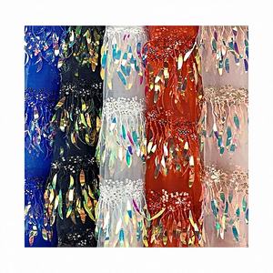 Tissu en dentelle à sequins frangés avec matériau en polyester/métallique, style uni, résistant aux plis et extensible pour robes de mariée - Product Image 4