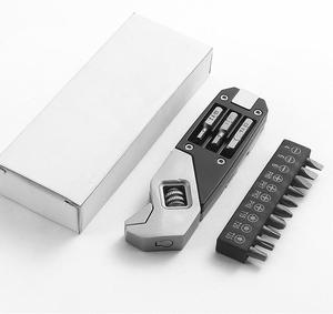 EDC 17 en 1 Camping Ciclismo Bolsillo Llave ajustable Destornillador Hoja de sierra para reparar llave - Product Image 6