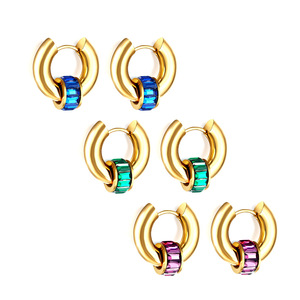 Pendientes Huggie Chapados en Oro con Cristales Redondos Engastados, Joyería de Estilo Geométrico para Uso Diario para Mujer - Product Image 1