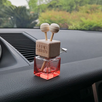 Diffuseur de parfum en verre suspendu de luxe pour voiture, avec couvercle en bois, pour huiles essentielles, vente en gros OEM de haute qualité