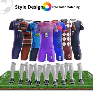 カスタムオリジナルメンズサッカーユニフォーム フットボールチームショーツ ポリエステル製 通気性 Vネック 半袖 - Product Image 1