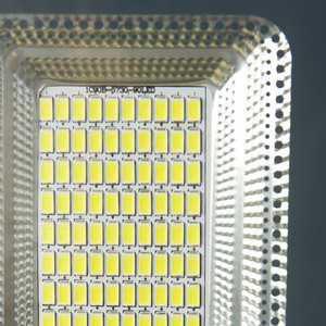 Chine IP65 étanche tout en un contrôleur de Charge de réverbère solaire 100W 200W 300W télécommande de haute qualité pour l'extérieur - Product Image 4