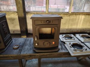 Estufa de Leña de Hierro Fundido HF332, Estufa de Leña Autónoma de 5KW con Certificación CE, Estufa Interior de Alta Relación Calidad-Precio para Viviendas - Product Image 2