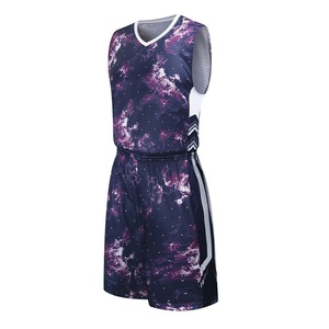 Ensembles d'uniformes de basket-ball haute performance pour hommes Maillots et shorts en polyester respirant personnalisés pour équipe - Product Image 1