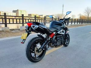 Moto Benelli TNT <span class=keywords><strong>600</strong></span> 600cc à Moteur Quatre Cylindres en Ligne, Moteur Durable et Coût d'Entretien Réduit - Product Image 4