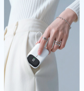 YOOBAO 2025 Nuevo Banco de Energía Mini de 10000mAh con Cables Integrados Tipo-C y para <span class=keywords><strong>iPhone</strong></span>, Pantalla Digital y Correa - Product Image 6